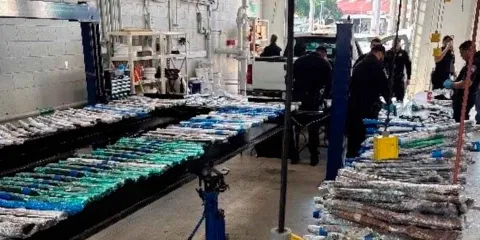 En Texas detienen a dos mexicanos con más de 500 armas destinadas 