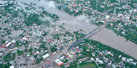 VIDEOS. Lluvias dejan 22 muertos en México: Raymond y Priscilla golpean con fuerza a cuatro estados
