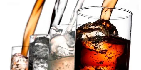 Refrescos dietéticos y azucarados elevan el riesgo de hígado graso: Estudio
