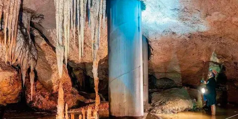 Semarnat admite daños en cenotes y cavernas por Tren Maya