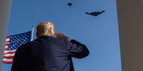 Trump asegura que México está gobernado por cárteles y anuncia ofensiva militar