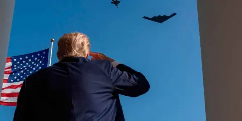 Trump extiende su ofensiva militar antidrogas al Pacífico mexicano; experta advierte “intervención militar en marcha”