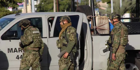 Marina despliega fuerzas especiales para capturar a cabezas del narco en Michoacán
