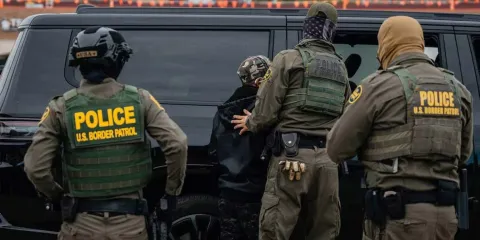 Operativos más duros en Charlotte elevan la presión y detenciones contra migrantes