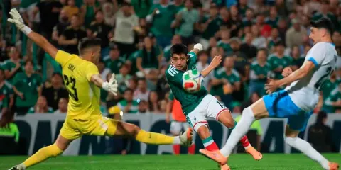 VIDEO. México empata 0-0 con Uruguay  en una noche de abucheos, polémica arbitral y una fuerte derrama 