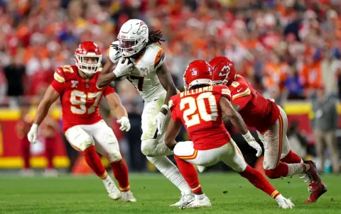 Denver se impone en Arrowhead y extiende su racha