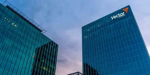 CNBV revoca licencia a Vector Casa de Bolsa tras acusación de lavado de dinero por EU