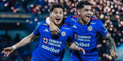 Chivas eliminado por Cruz Azul en el Apertura 2025: Memes, polémica y el penal fallado de Chicharito que marcó la noche