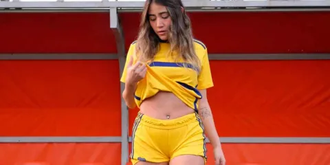 La influencer Mercedes Roa fue agredida al defender a una amiga en Marsella