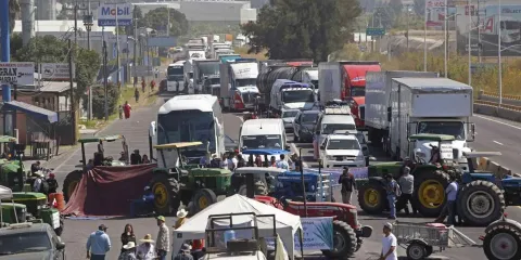 Ley de Aguas avanza en Diputados mientras crece la inconformidad y los bloqueos de campesinos