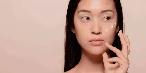 Maquillaje coreano: la rutina de 4 pasos que transforma tu piel en menos de 10 minutos