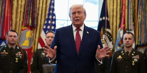 Trump declara el fentanilo como arma de destrucción masiva y prepara ataques contra cárteles