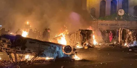 “La ayuda está en camino”: Trump llama a derrocar al régimen iraní desde las calles