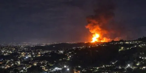 Bombardeos en Caracas marcan la caída de Nicolás Maduro; Venezuela acusa a Estados Unidos