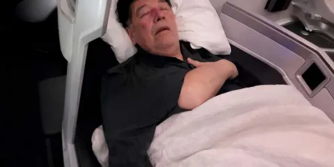 Captan a Fernández Noroña en vuelo de lujo mientras Morena presume austeridad