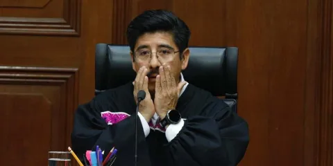 Nuevo secretario se equivoca y Corte aprueba fallo sobre pensiones de la CFE