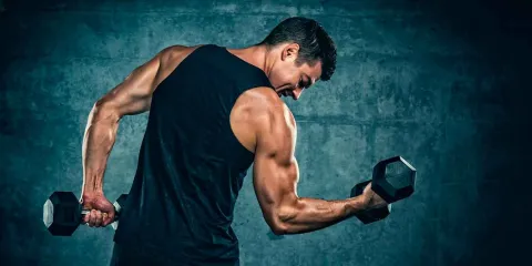 Por qué importa más lo que levantas que el tamaño de tus músculos