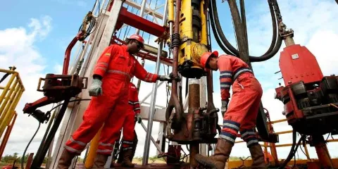 Reactivar la industria petrolera de Venezuela tomará años y miles de millones, advierten petroleras