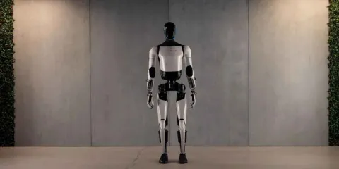 Tesla anuncia inversión histórica y giro estratégico. Apostará por la IA y robots Optimus