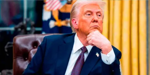 Trump afirma a Noruega que no está “obligado a pensar únicamente en la paz” y va por Groenlandia