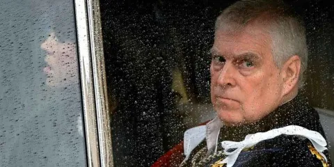 Arrestan al expríncipe Andrés de Inglaterra por vínculos con Jeffrey Epstein