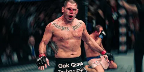 Caín Velásquez es liberado bajo libertad condicional tras 11 meses en prisión en California