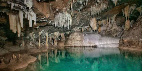 Descubre Las Grutas Karmidas, en Zapotitlán de Méndez, Puebla, un paraíso subterráneo