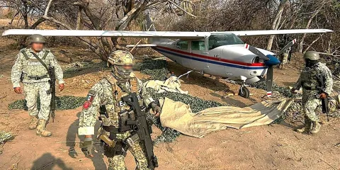 Interceptan avioneta clandestina repleta de cocaína en Oaxaca; salió de Chiapas