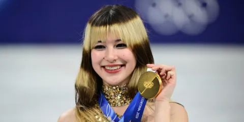 Alysa Liu gana oro en Milán-Cortina 2026 y devuelve a Estados Unidos a la cima del patinaje artístico