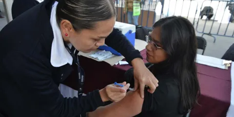 México refuerza vacunación contra sarampión con nueva plataforma para ubicar centros