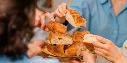 Diabetes y pan: lo que sí puedes comer sin disparar la glucosa