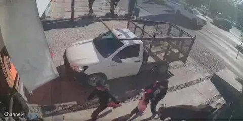 oro escapa y embiste a una familia con una menor que salen proyectados por el aire