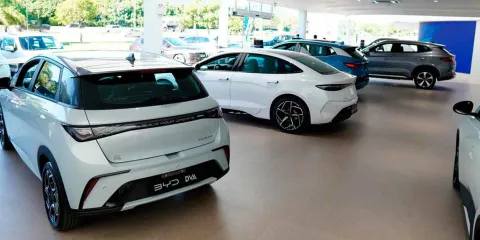 Ventas de autos ligeros alcanzan su mejor enero en una década. Marcas chinas son las preferidas