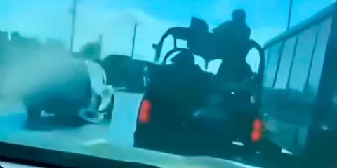 VIDEO. SEDENA neutraliza camioneta con blindaje artesanal en zona rural de Veracruz