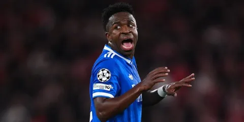 FIFA analiza sanciones a jugadores que se cubran la boca tras polémica en Real Madrid vs Benfica