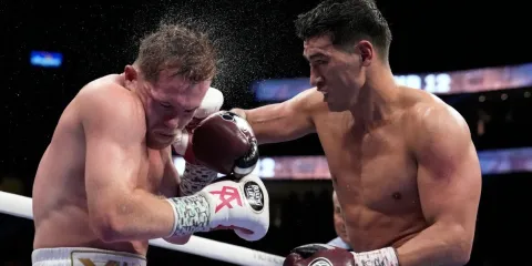 Canelo Álvarez podría tener revancha contra Dmitry Bivol en 2026