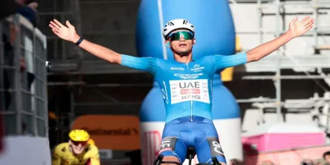Isaac Del Toro se encamina al ‘Tridente’ tras dominar la Tirreno-Adriático