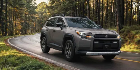La confiable Toyota RAV4 2026 ya se vende en México y trae cambios revolucionarios 