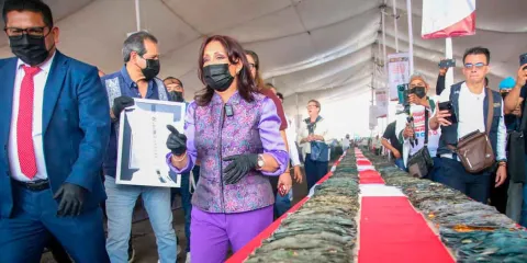 Tlaxcala rompe Récord Guinness con la línea de quesadillas más grande del mundo