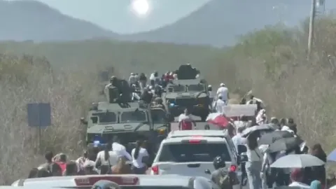 Bajo fuerte despliegue militar, la Presidenta reafirma soberanía y apoyo de seguridad en Culiacán