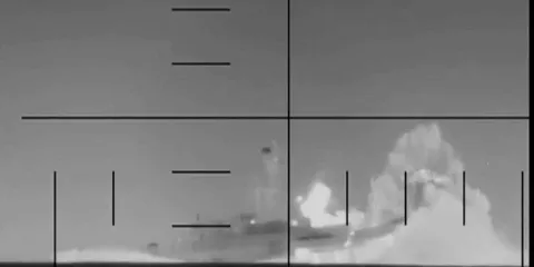 Submarino de EEUU hunde buque iraní IRIS Dena en el Océano Índico y eleva la tensión militar