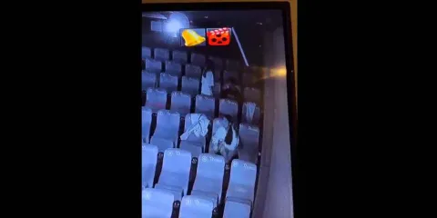 VIDEO ¡Ya nos exhibiste! Parejas hacen el “delicioso” durante proyección de película. Cámaras captaron todo