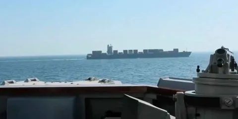 EE.UU. toma buque iraní en Ormuz rompe tregua asegura Irán que habrá respuesta