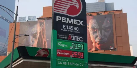 Sheinbaum fija acuerdo con gasolineros para limitar el precio del diésel en 28 pesos