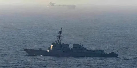 EU e Irán se enfrentan en el Estrecho de Ormuz y ponen en riesgo acuerdo de paz