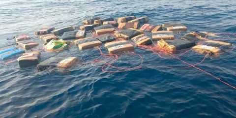 Marina asegura 2.1 toneladas de cocaína en Oaxaca: golpe millonario al narcotráfico en el Pacífico