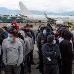 EU sube a 3,000 dólares el incentivo para autodeportación antes del 31 de diciembre de 2025