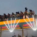 VIDEO. Colapsa juego mecánico en India: un muerto y 13 heridos