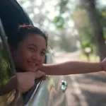 Niño sacó su cabeza por la ventana de un camión y fue impactado por otro vehículo en Colombia 