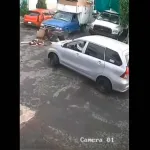 IMÁGENES SENSIBLES. Un frenado para evitar un accidente provocó otro. Mujer y niño salieron volando 